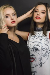 piqtr                             Modelki : Paulina i Oliwia
Projektant: Mariola Turbiarz
Make up Gabriela Rafalska            