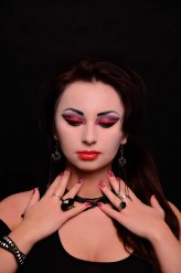xsylax Gothic makeup

Make-up: Sylwia Rzepińska
Model: Patrycja Paczoska
Photographer: Aleksandra India Baldis