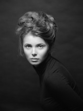 Catle modelka: Karolina
Makeup i stylizacja  przygotowana na potrzeby analogowej fotografii czarno białej.