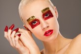 skallarus_en Fotograf: Miroslaw Greluk
Make Up: Marysia Wejman/MUBU Kursy
Modelka: Joanna Kościak
Stylista sesji/Head of Make up: Klaudia Utnicka