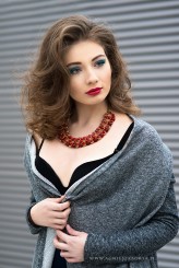 aors modelka: Julia
makijaż Katarzyna Kasprzak
fryzura: Anna Grygowska
biżuteria Chaton