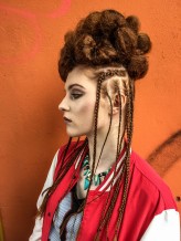thoomas Hair: Tomasz Kopeć
Model: Natalia Rumin
Style: Adrian Kozioł
Retouch:Sara Weber 
Clothes: Magazin