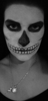 AniaOstolska Halloweenowe selfie ;-) jakoś słaba bo telefonowa ale liczy się makijaz ;-) a w tym wypadku już chyba charakteryzacja :-) 