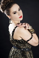 GlamDiva                             Fot. Paulina Elceser (https://www.facebook.com/paulinaelceserfotografia)

Modelka&MUA&Hair: Dorota Pilip / GlamDiva.pl (https://www.facebook.com/glamdivapl)

http://glamdiva.pl
http://facebook.com/glamdivapl
http://youtube.com/glamdivap            