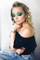 Nikki_Makeup                             Fot. Wojciech Chrubasik

Makijaż wykonany na 2 pędzle z Joanną Kądzielawą na kursie w ProAcademy             