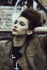 ingratitude Make-up: Iwona Lorenc/Agnieszka Olszewska
Hair: Magda Rzepnicka
Photographer: Anita Sidoruk