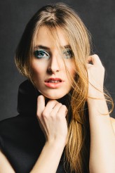 hyde_ modelka: Magdalena Szynkowska
make-up/fryzura: Agata Karaś
stylizacja: Sonia Włoszyńska
fotograf: Robert hyde Kujawa