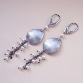 myosthis -perełki Swarovskiego 4mm w kolorze white
-srebro prób 925 i 930.
ręcznie oksydowane i przecierane :)