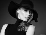 TeCe Model: Olga Olszewska
Make-up: Aga Kasperska Makeup Artist
Styling: Ela Maksimiuk creative person