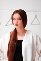MG_beautycreator Modelka: Agata
Zdjęcia: Malina Malinova Majewska
MUA: Monika Grzegórzek
Projektant: Piotr Popiołek