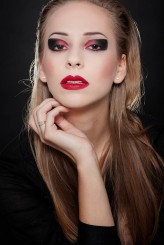 Color-Me-Beautiful-Make-Up model: Joanna Herejczak / Spot Management