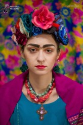 Monami FRIDA Kahlo-sesja stylizowana
Makijaż, stylizacja- Ja
Photo- emerfoto.pl
Modelka- Dominika
Korona- wianek- moje wykonanie
