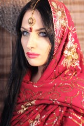akulon India
Modelka: Tania McNamara
