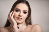 Spoiler Model: Karolina Ciężka
Mua: Małgorzata Klonecka Make Up Artist
Fot: Sebastian Spoiler Topolski