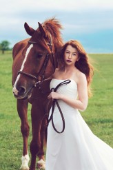 Zdanowicz Fotograf - Henry111
Modelka i makijaż - marcelia
Koń - GingerHorse
Stylizacja i retusz - Bajkowo