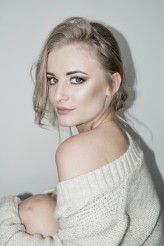 Magdalena-MakeUp Makijaż: Make Up Artist Magdalena Kasprzyk
Zdjęcia : Zofia Dera
Modelka: Oliwia