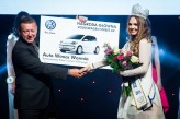 Miss_Warmii_i_Mazur Magdalena Bieńkowska - Miss Warmii i Mazur 2015 odbiera voucher od nagrody głównej w konkursie, samochodu Volkswagen UP Street!