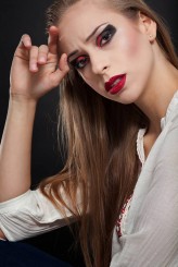 Color-Me-Beautiful-Make-Up model Joanna Herejczak / Spot Management