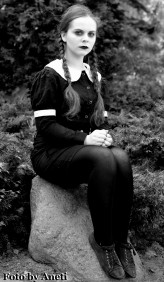 foto-by-aneti sesja Cosplay,modelka przebrana za Wednesday Addams ...