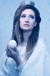 MAJAiGA Praca inspirowana bajką "Królową Śniegu" dla Artystycznych Szkół Krakowskich autorstwa Roksany Romańskiej 
Stylizacja i make up : Maja Iga 