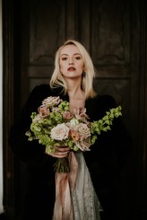 Warsztatyklemensow Modelka Justyna Poliszak
Kwiaty passja-flora pracownia florystyczna
foto Kamila Bannach