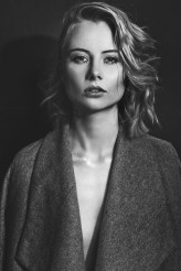 attore Model: Magda Fuglewicz​  
MUA: Kinga Bednarz​ - Kinga Bednarz Make-up​
Hair&Stylist: Bartek Ligęza​ - By Ligęza​