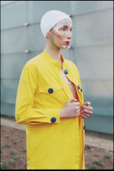 kingakoson fot Natalia Morawiec
modelka Zuzia Chrabańska 
mua/ stylizacja Mila Gross

żółty płaszcz Kinga Kosoń