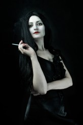 zibgniev Ania Kuznar jako Morticia Addams