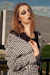 dreamscape Publikacja dla Elegant Magazine
Fot: Anna Łobocka
Make-up: Hanna Piotrowska
Stylizacja: Karolina Borowska