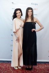 Brillianceboutique Agata Trojanowska oraz Miss Polski Katarzyna Krzeszowska w sukniach marki Brilliance podczas pokazu mody kolekcji Brilliant Pearls