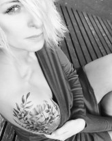 krupsana_pm Black& white with my beloved tattoo 
Model: me @sandrakrupa_pm
Photo: msmeeoff Małgosia Machańska