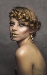 MalaMi19 Mod. Wiktoria Zawiślak
Make up: Katarzyna Bezak