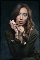 Albercik Model: Justyna Justyna
Mua: Agata Fiedorczuk
Hair: Natalia Denis-Lebensztejn