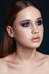 muakalina                             Fotograf - Iwona Cieniawska
Modelka - Michele Bińczyk 
Make up - Kalina Kocemba            