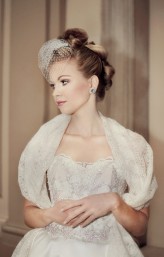 marenix suknia ślubna z Pracowni Krawieckiej &quot;Camerino&quot;

fryzura: Andżelika Wojczyszyn - fryzjer stylista, http://andzelikawojczyszyn.wix.com/andz