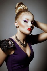 faceforward make up- photo- hair- styling: ja
model: Paulina