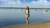 blachowicz102 Dziewczynka nad jeziorem.