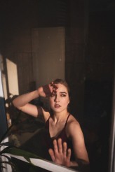 4nna3milia Behind The Glass

Photo: Jolanta Wnuk / Vision Studio
Model & make-up & style & hair: Stormborn