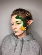 Aisiak In collaboration with one of my classmates, we created a fantasy makeup look, this side was my own. A mossy fairy 