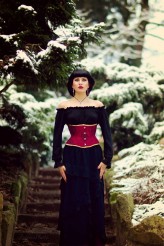 RememoCreation Czerwony cesarski underbust wykonany z indyjskiej chusty :)

photo by Zajcew Photo