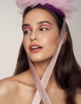 Vermua Beauty editorial for Ellements Magazine summer issue 

Photo - @leizerg
Model - @alakrakowska | @as_management
Hat Designer - @milevinskadesign_official
Mua - @vermua
