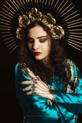 arshaluys                             "The Sorceress''

modelka: Eliza Arshaluys
photo, mua, styl: Frustra             