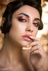 SuzannaRahman                             Edytorial - Metalic beauty dla Make-up trendy nr 4, 2017

MUA: Ania Czapnik 
Hair: Ola Dubiel 
Photo: Sonia Tlili            