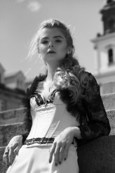 boyhood MODERN BELLA

modelka - Nika Okuneva
fryzjer - Karol Maciej Mlącki
stylizacje - Joanna Wasążnik, Justyna Beczek