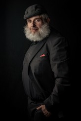 RobertGolebiewskiFotograf Zdjęcie koncepcyjne do kampanii reklamowej kosmetyków do włosów i brody.