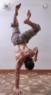 Tullar Dance / Capoeira / Acrobatics

By Jakub Płoszaj