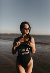 her_photographer Crosby Beach Liverpool
Model: Agnieszka Lenard
Fot: Anna Pudlo