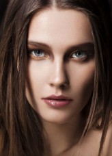 kungusia Model: Magdalena Chachlica / Fashion Color Models Agency