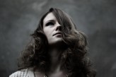 blous Mod. Natalia Michalewska(ja)
Hair Studio Fryzur - Dawid Wilk
Make-up Dorota Jurkowska
Fot. Bartek Gonzalez