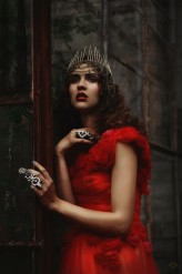 Olivvek Mua: Ola Walczak
Crown: Syngurd
Claws: Agnieszka Osipa Costumes
Dress: Małgorzata Motas
Dream on - Plenery Fotograficzne z Voodica Photography